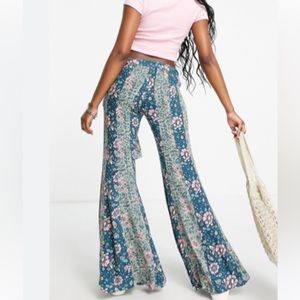 Free People Teal Floral Wide-Leg Palazzo Pants with Pink Blooms. NWT Size LG